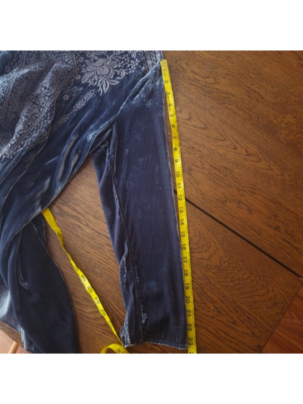 Johnny Was M Embroidered Velvet Tunic Top Gray Boho Long Sleeve Asymmetrical Hem - Picture 11 of 11